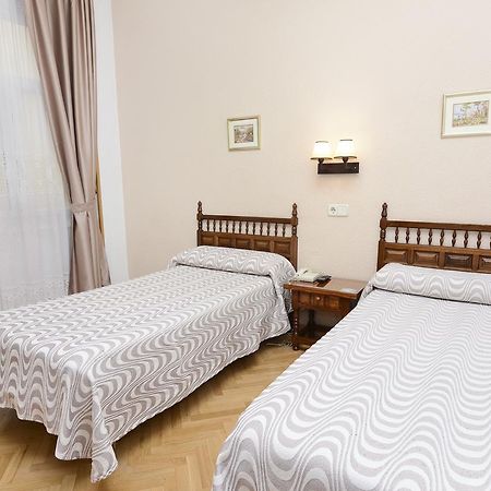 Hostal Biarritz Μαδρίτη Εξωτερικό φωτογραφία