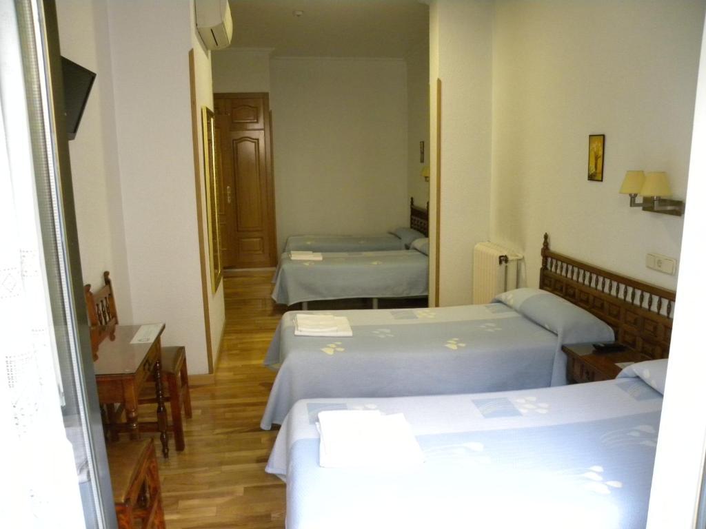 Hostal Biarritz Μαδρίτη Δωμάτιο φωτογραφία