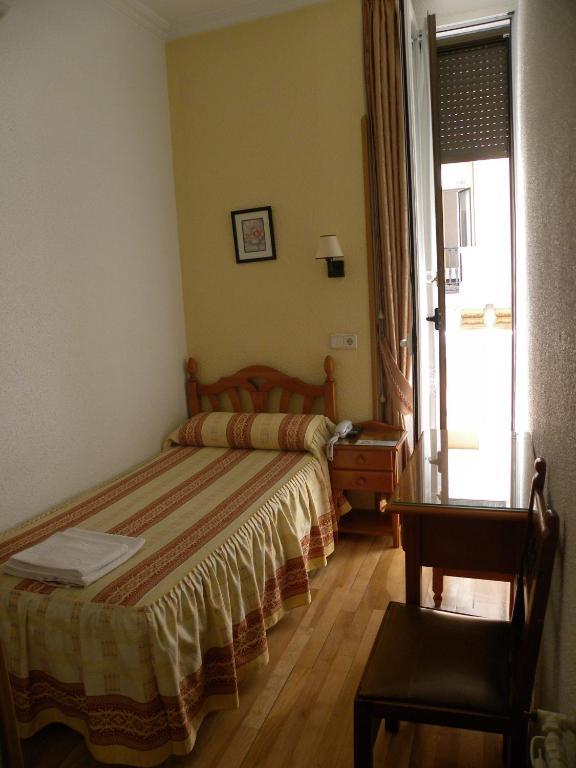 Hostal Biarritz Μαδρίτη Δωμάτιο φωτογραφία