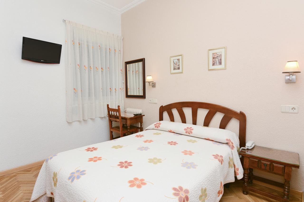 Hostal Biarritz Μαδρίτη Εξωτερικό φωτογραφία