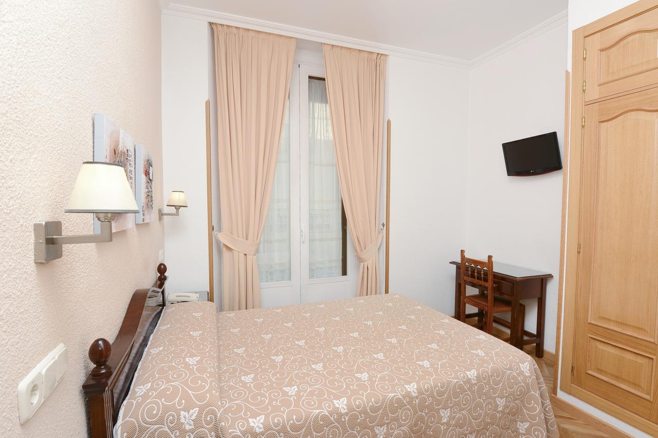 Hostal Biarritz Μαδρίτη Εξωτερικό φωτογραφία